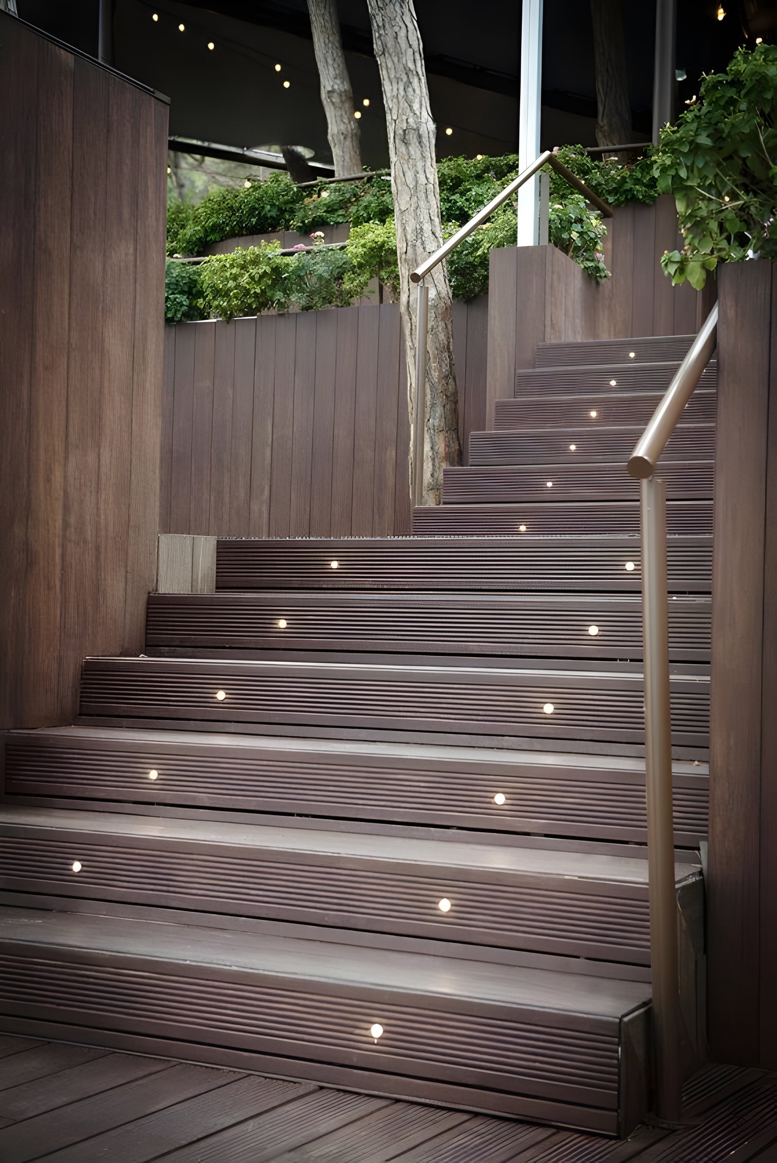 Outdoor Narrow Beam Uplighter-use