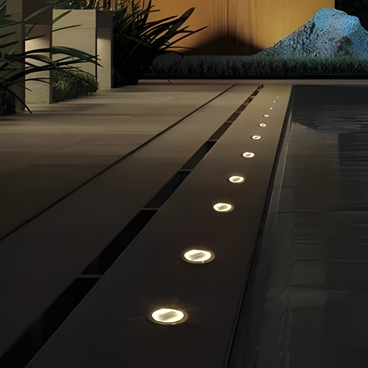 Outdoor Narrow Beam Uplighter-use